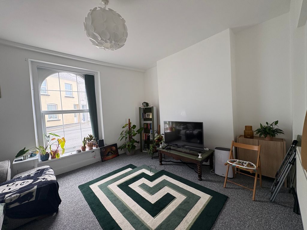 Property photo 2 of 6