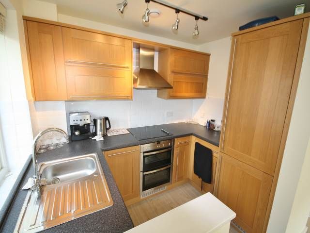 Property photo 3 of 7 Kitchen