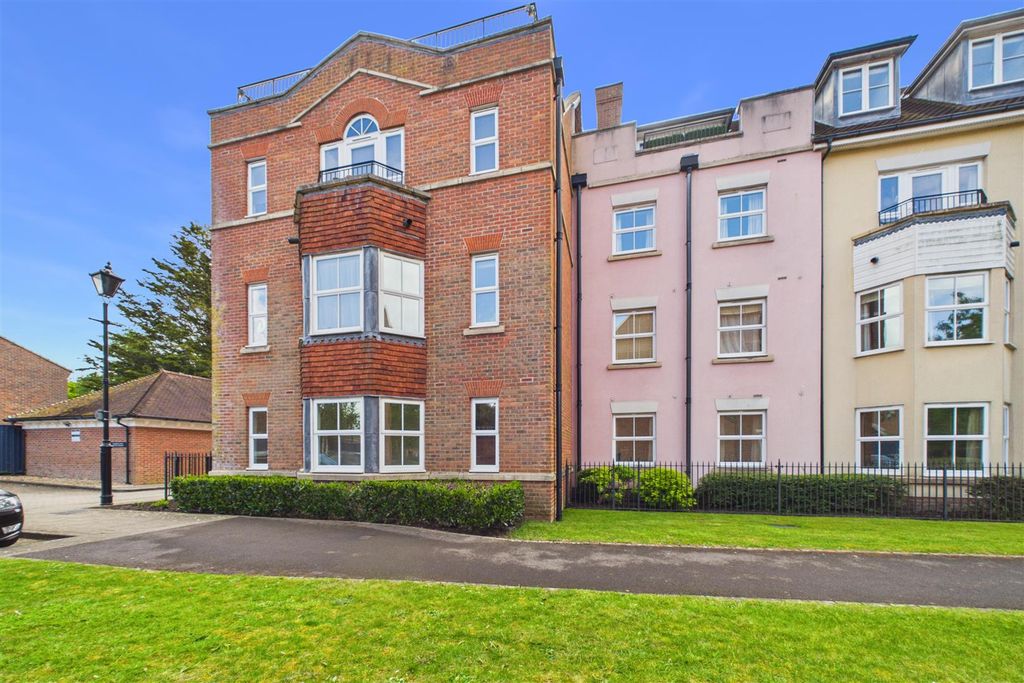 Property photo 1 of 15 Cam01894G0-Pr0292-Still028.Jpg