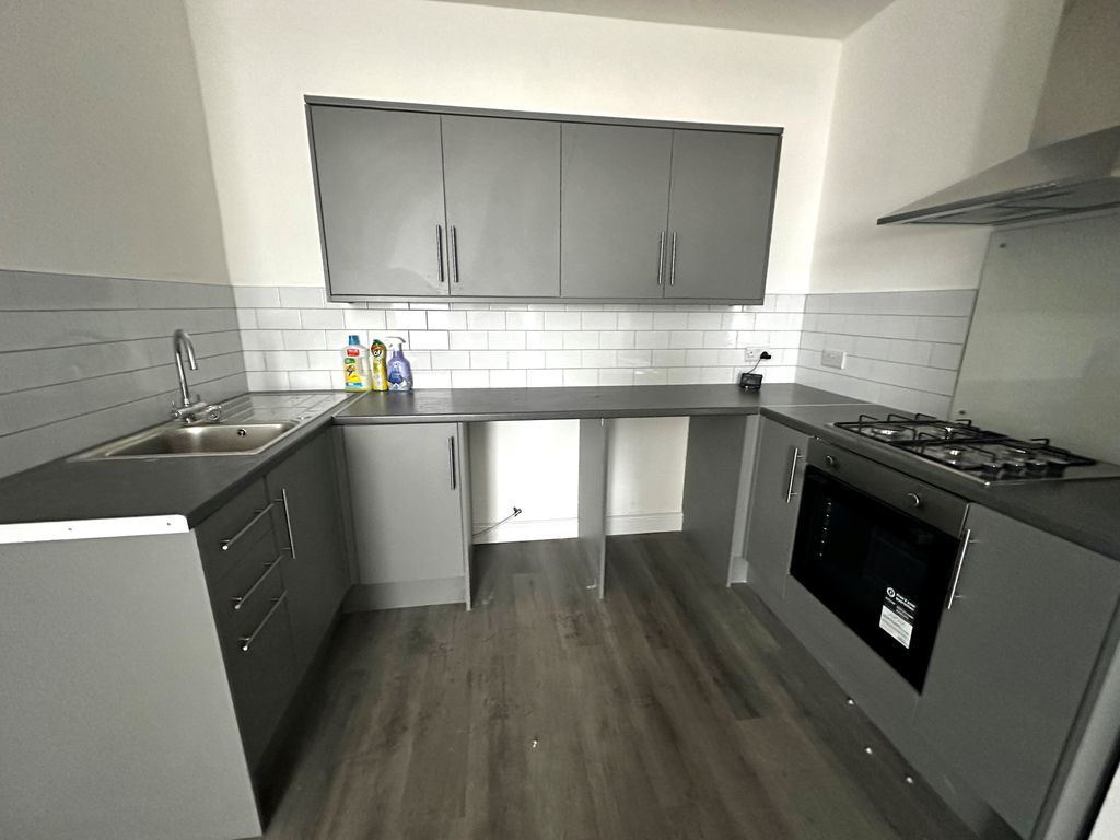 Property photo 2 of 10 Kitchen