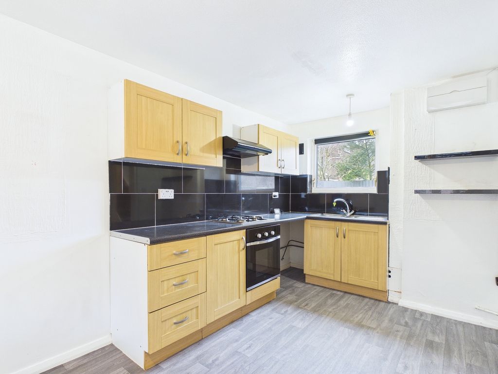 Property photo 3 of 11 Cam01909G0-Pr0484-Still004