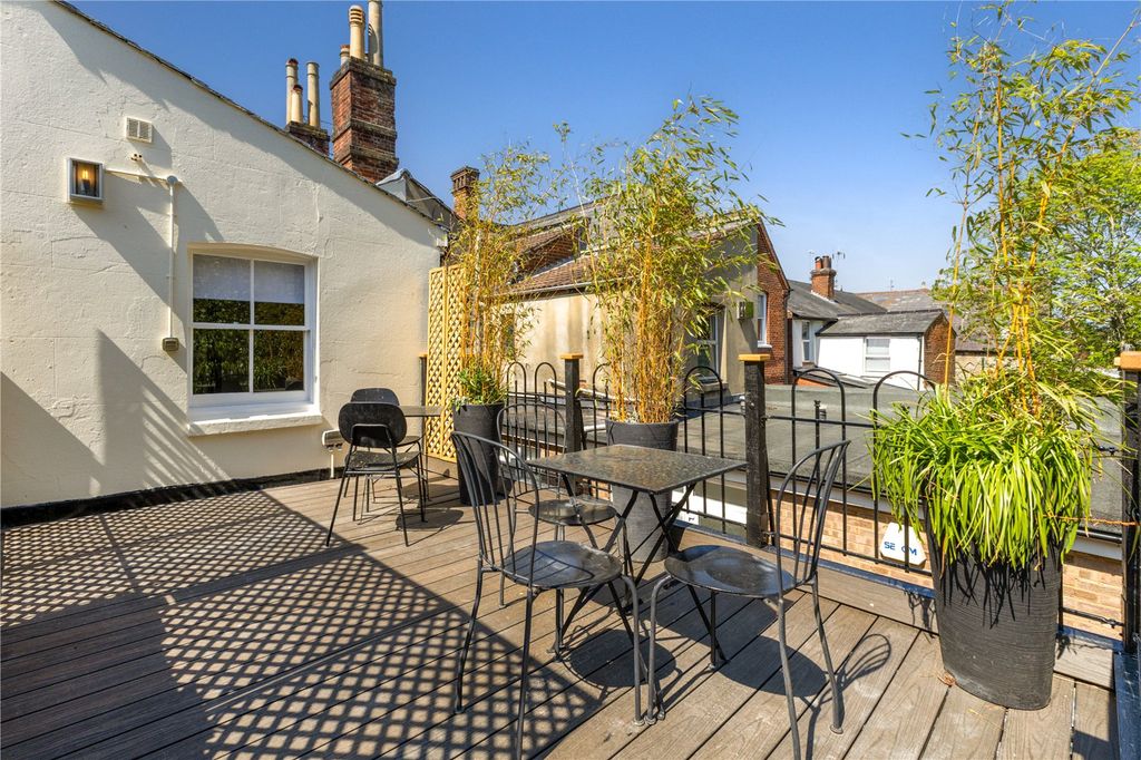 Property photo 2 of 16 Terrace