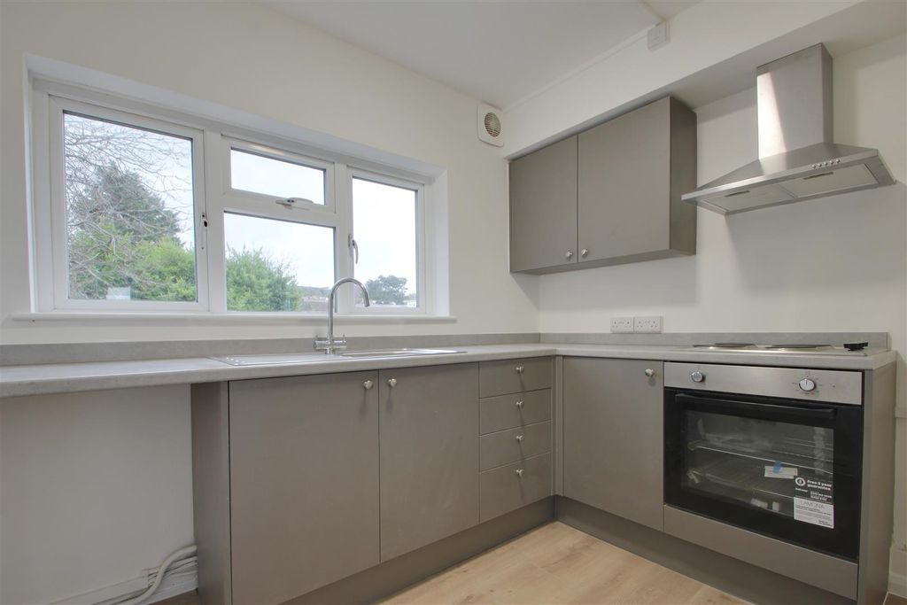 Property photo 1 of 8 Kitchen