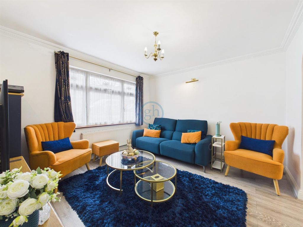 Property photo 2 of 13 Cam05080G0-Pr0318-Still022.Jpg