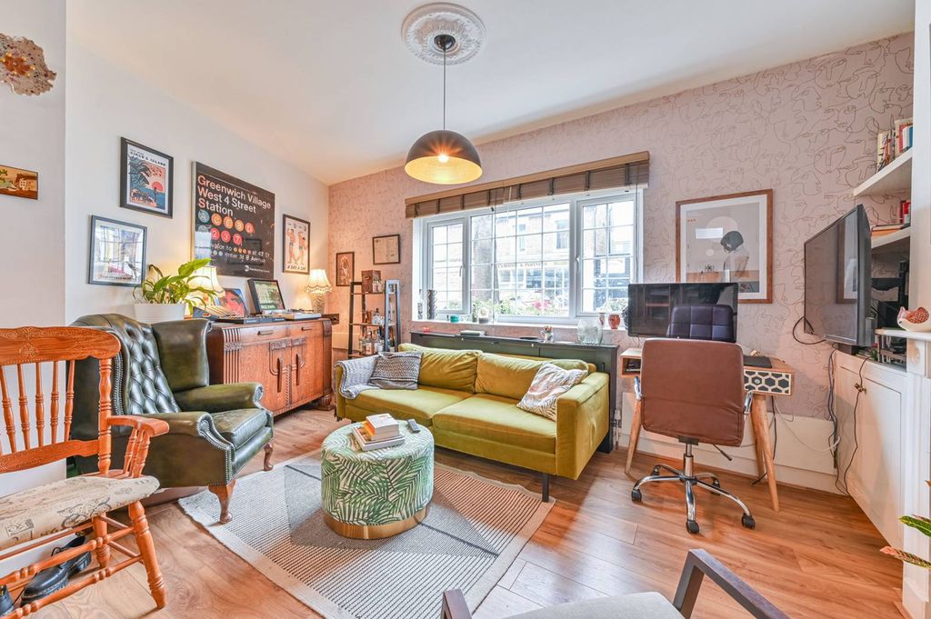 Property photo 3 of 12