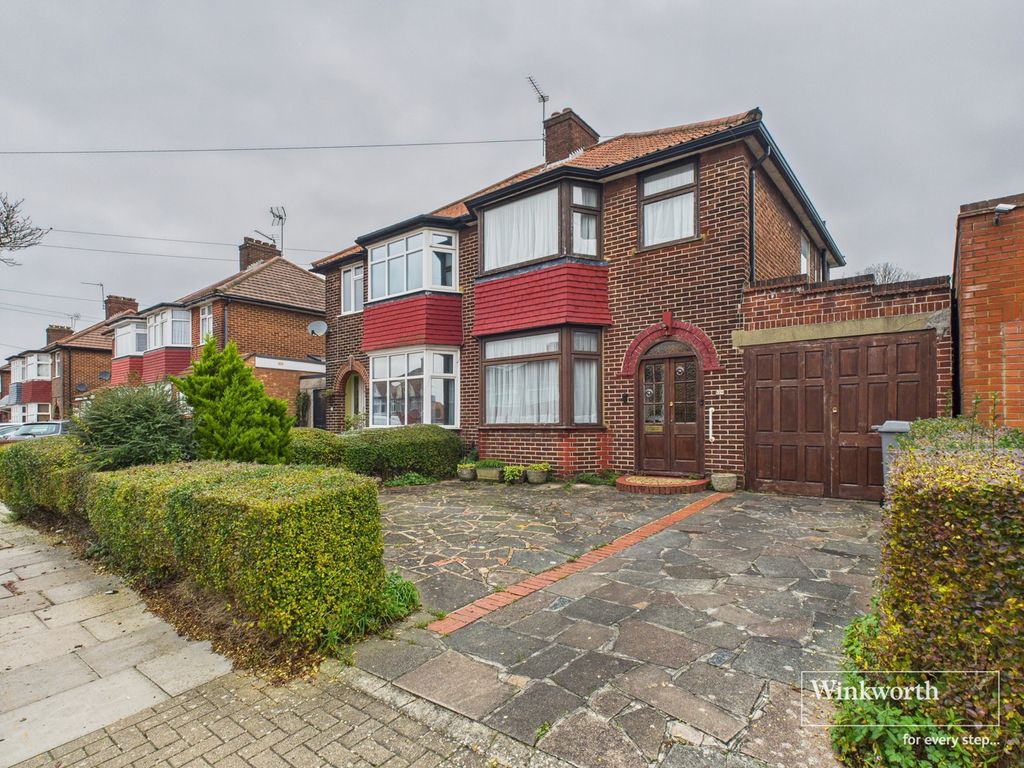 Property photo 1 of 11 External