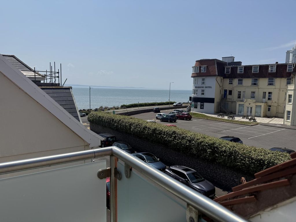 Property photo 1 of 8 Balcony