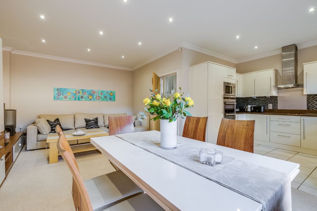 Property photo 2 of 25 4859262