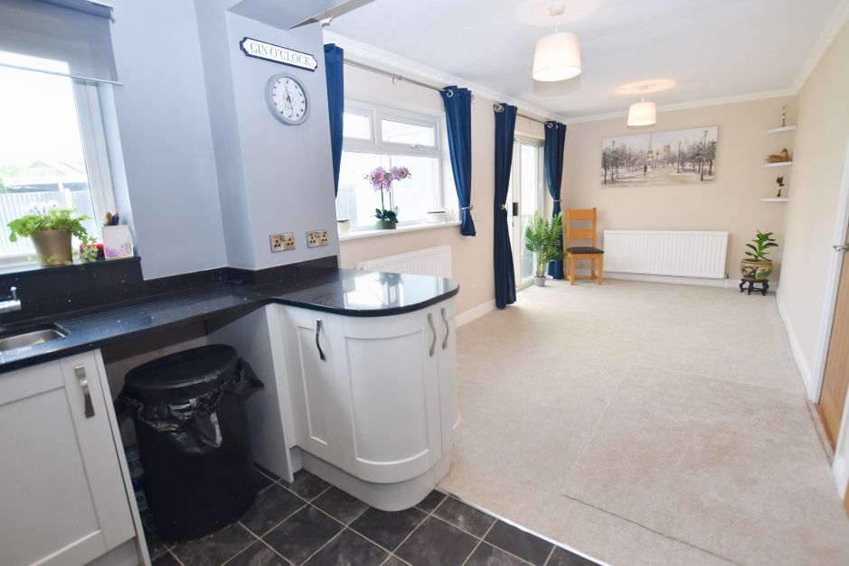 Property photo 3 of 21 Dining Kitchen 4