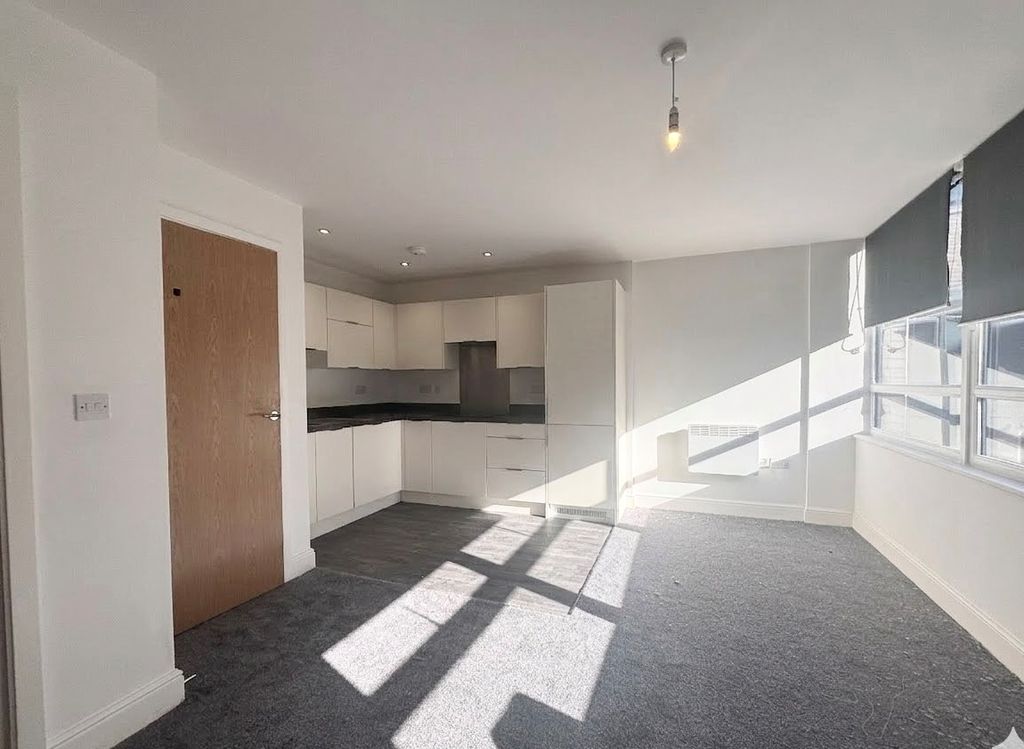 Property photo 2 of 6 Kitchen