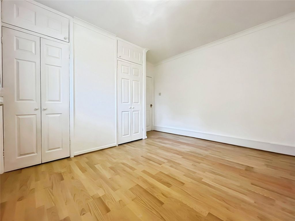Property photo 3 of 11 Bedroom