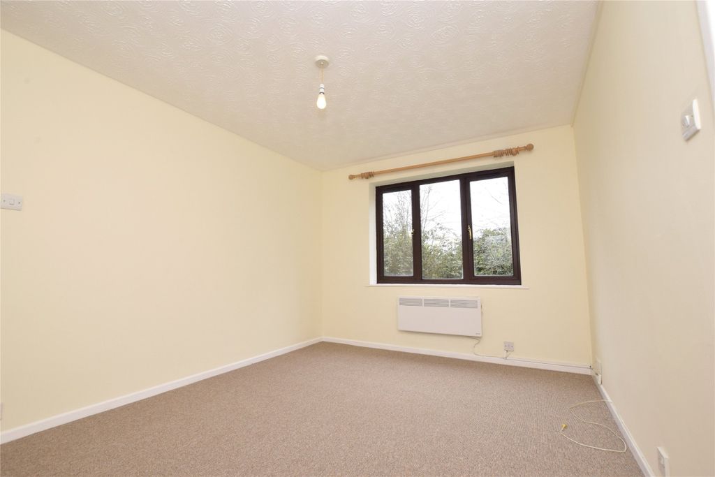 Property photo 2 of 12 Living/Dining Room