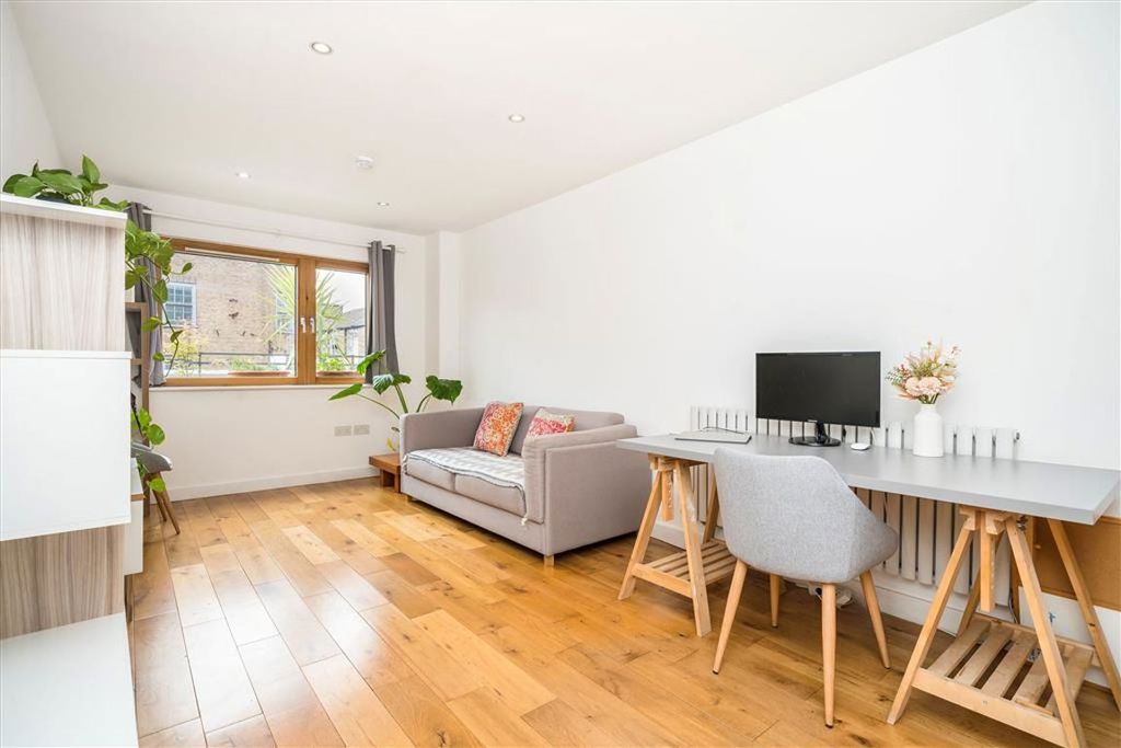 Property photo 2 of 8