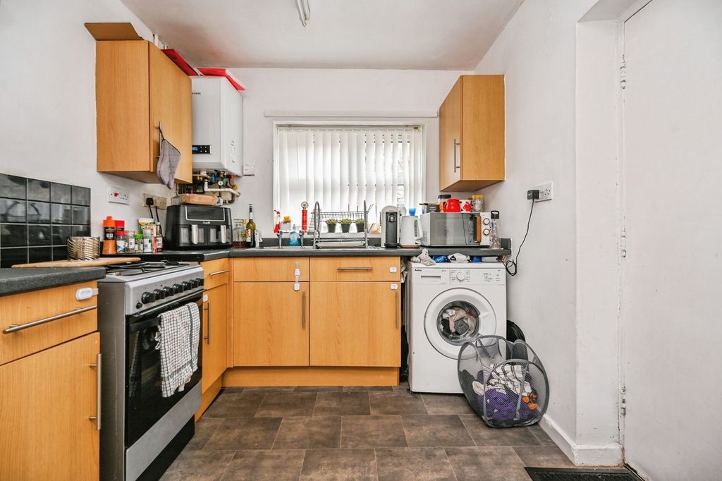 Property photo 3 of 12 Pbox-Img.Jpg