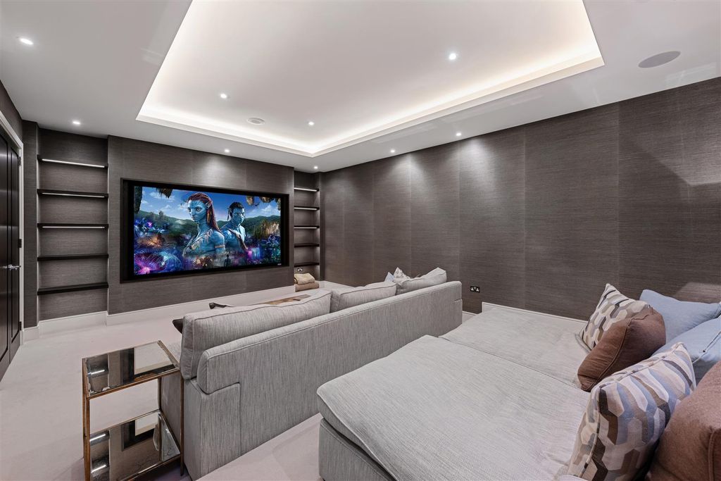 Property photo 2 of 21 47 Princes Gate Mews Hi-11 Copy.Jpg