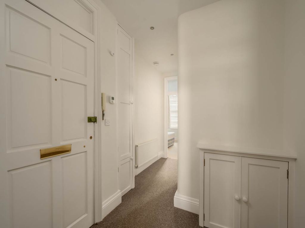 Property photo 2 of 15 Hallway