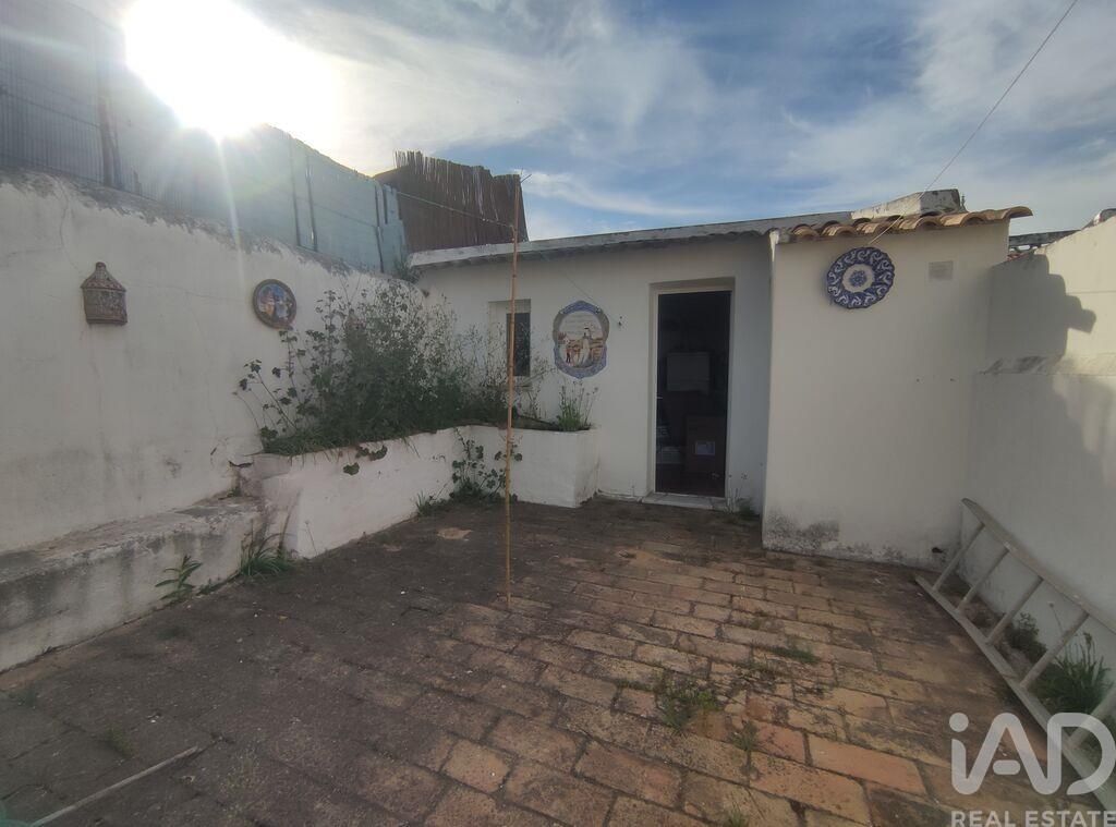 Property photo 2 of 25