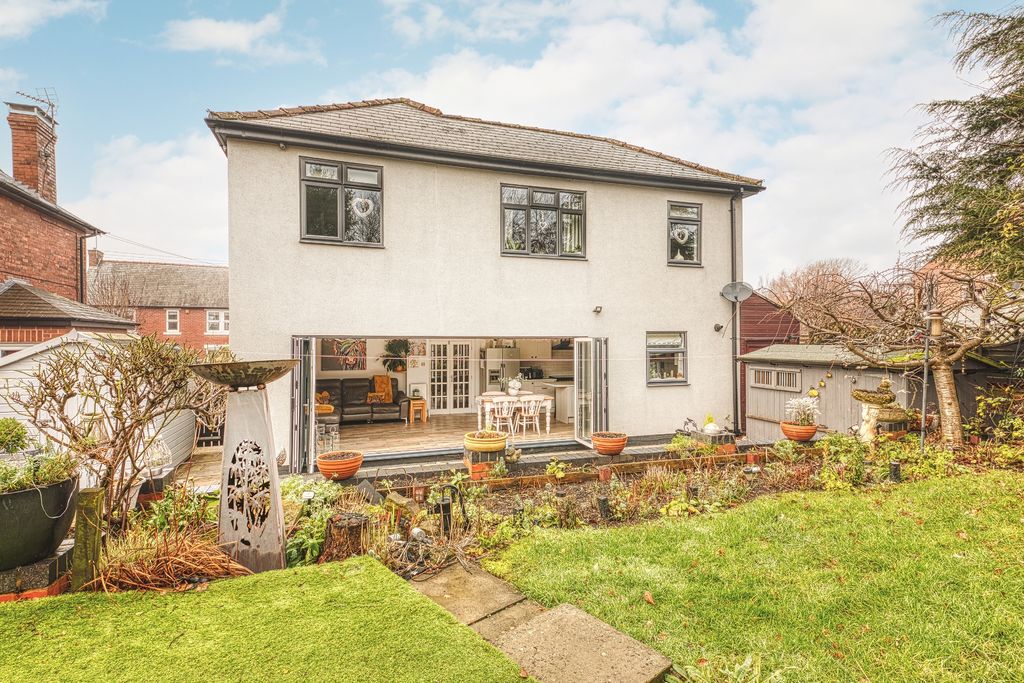 Property photo 1 of 35 Photo 59