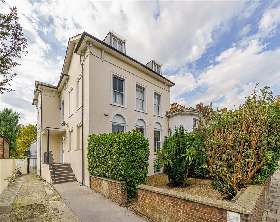 Property photo 3 of 9 High Street.Jpg