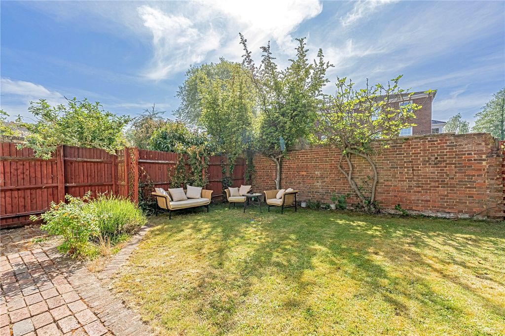 Property photo 2 of 16 Picture No. 18
