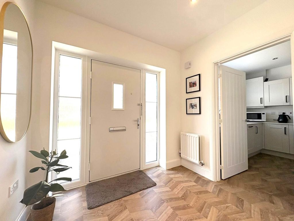Property photo 2 of 23