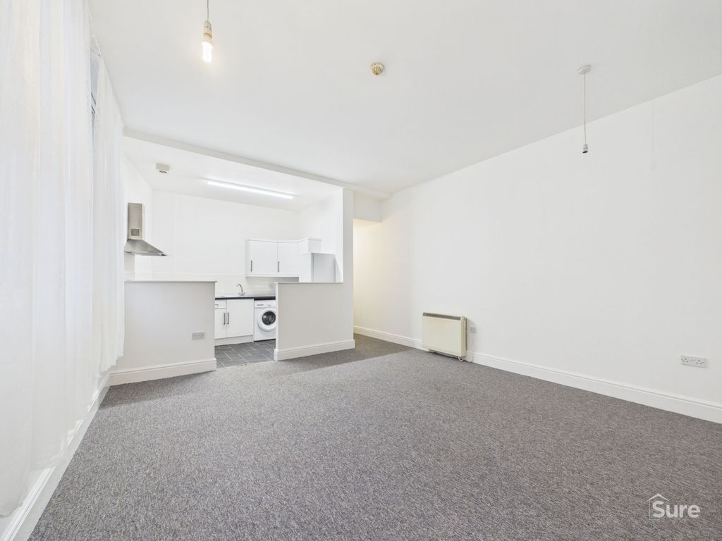 Property photo 3 of 10 Living Area