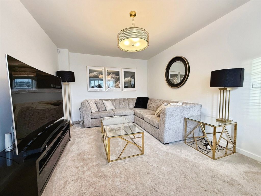 Property photo 2 of 16 Picture 2