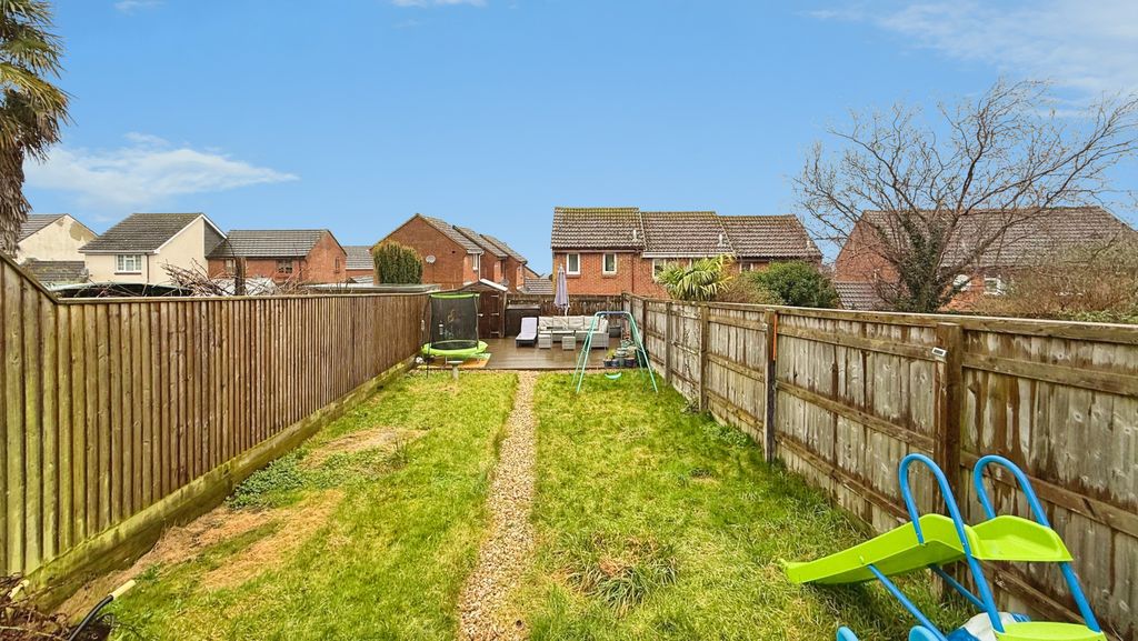 Property photo 2 of 17 Garden