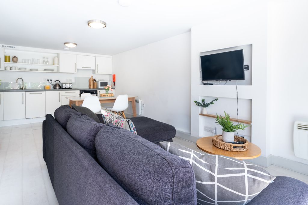 Property photo 2 of 15 Open Plan Living Room