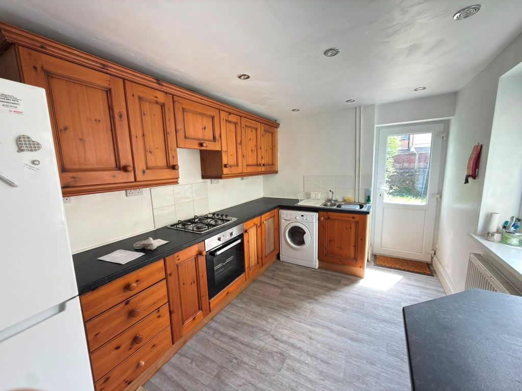 Property photo 2 of 9