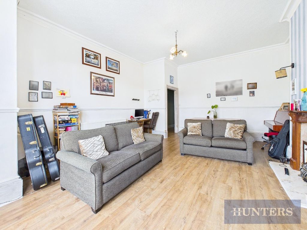 Property photo 2 of 13 Cam05316G0-Pr0014-Still002.Jpg