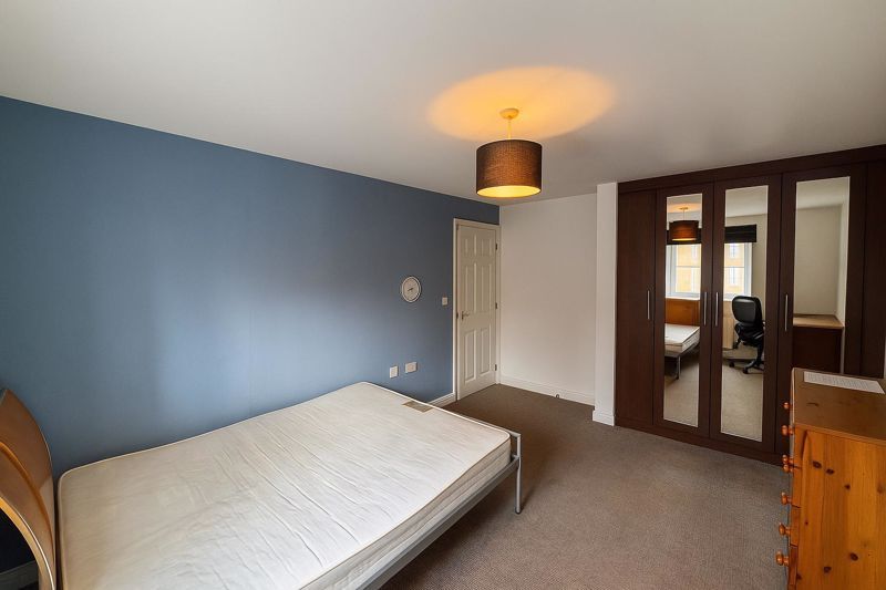 Property photo 1 of 8 Photo 8