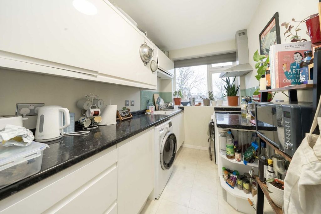 Property photo 3 of 4