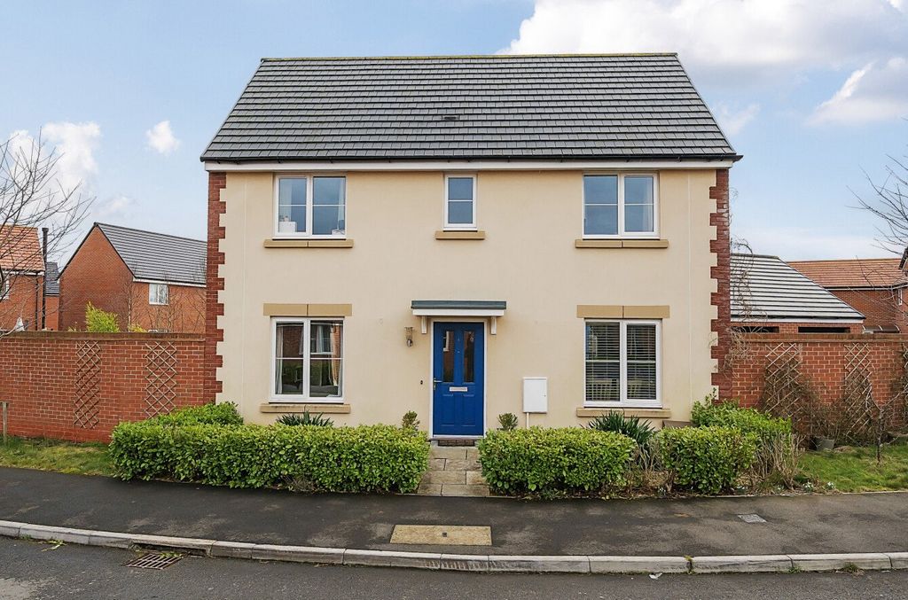 Property photo 1 of 19 Front