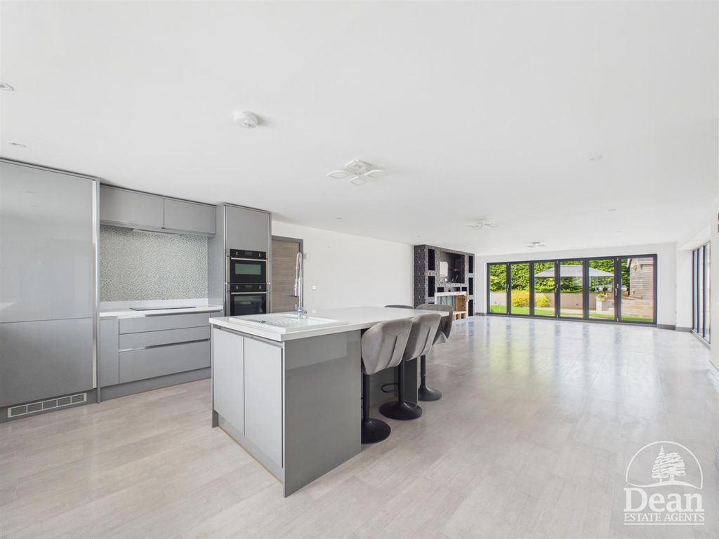 Property photo 2 of 37 Open Plan Kitchen/Family Room