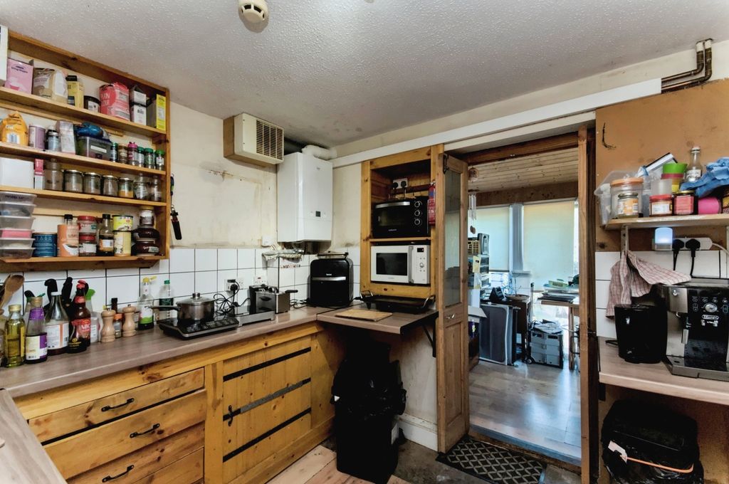 Property photo 3 of 30 Pbox-Img.Jpg