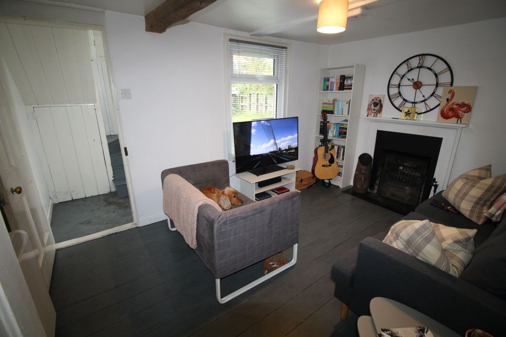 Property photo 2 of 9