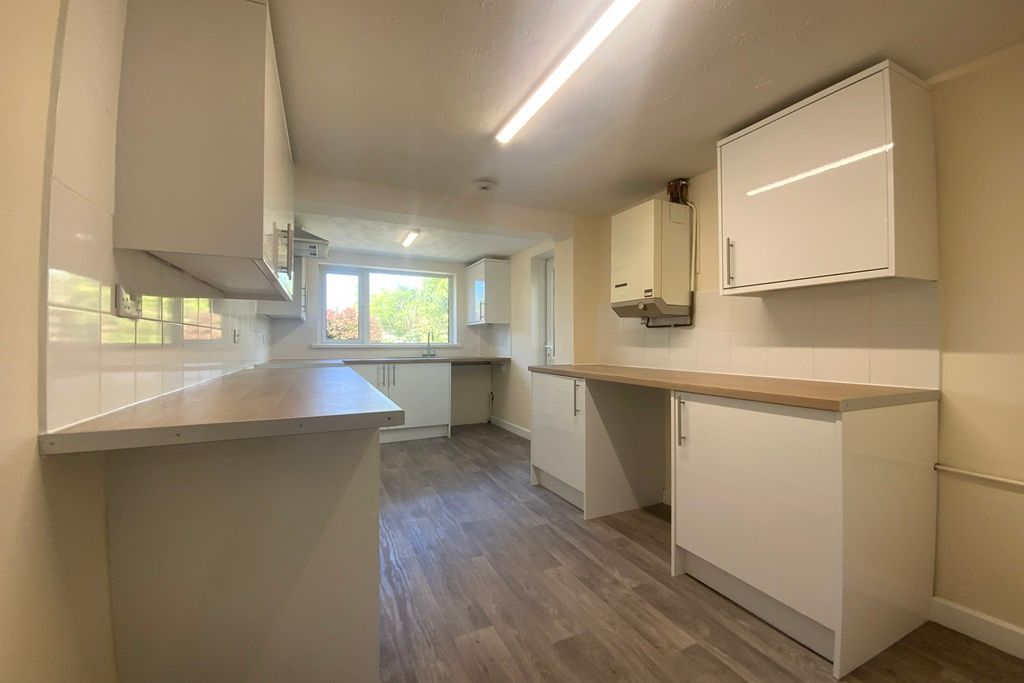 Property photo 3 of 24 Kitchen