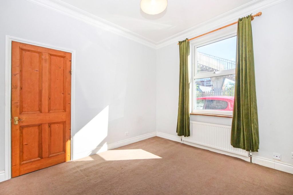 Property photo 2 of 18 Pnmb0139.Jpg