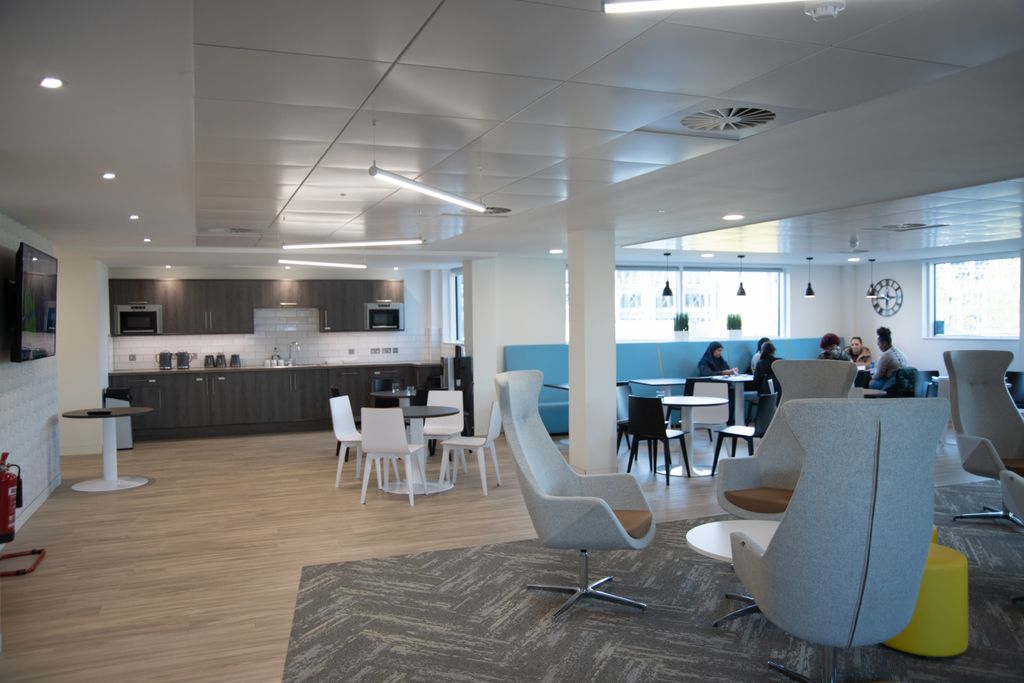 Property photo 1 of 10 Tower Bridge, St. Katharine Docks