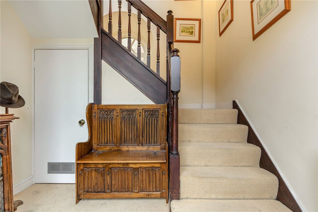 Property photo 2 of 18 Entrance
