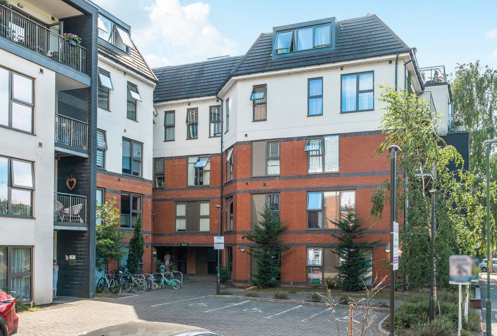 Property photo 1 of 20 1484562-18-6A4Bcf...