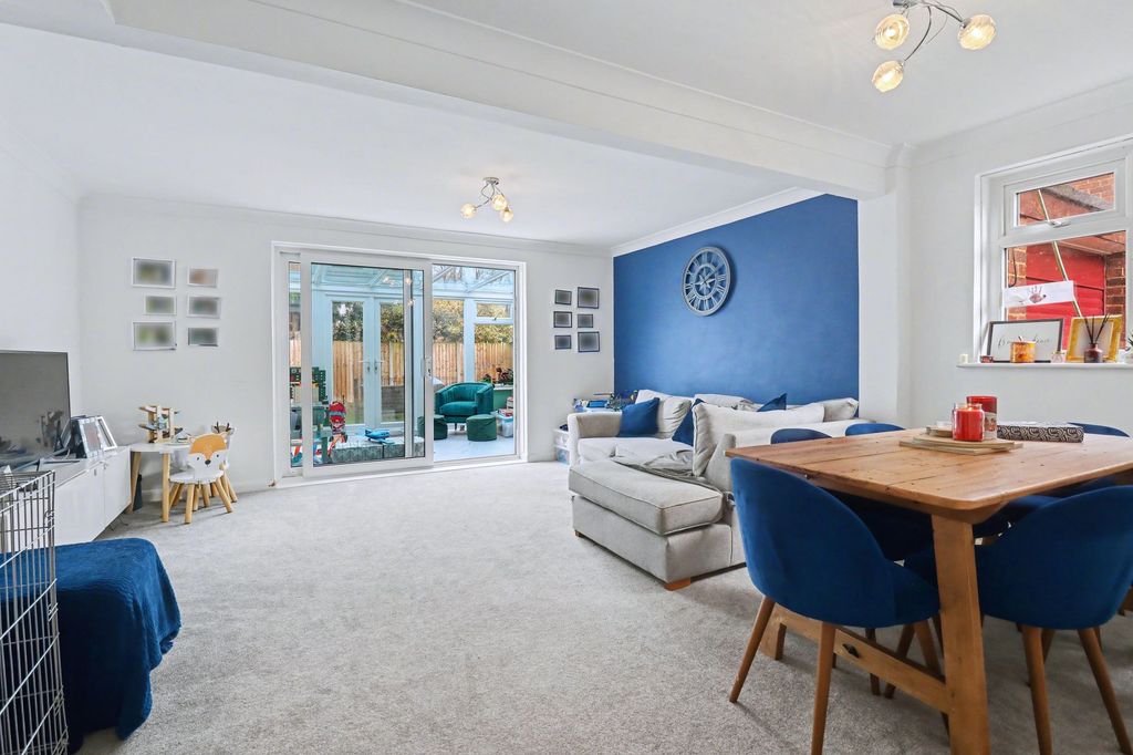 Property photo 3 of 14