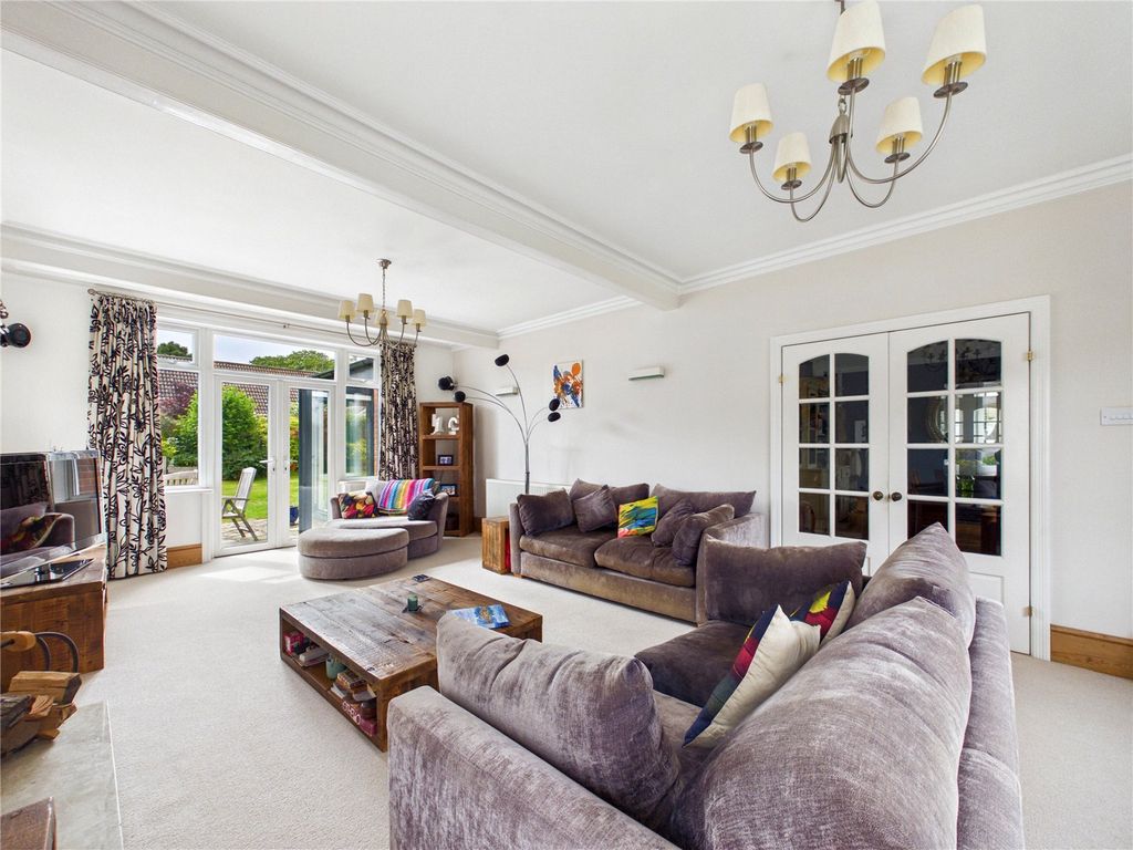 Property photo 3 of 27 Picture No. 28