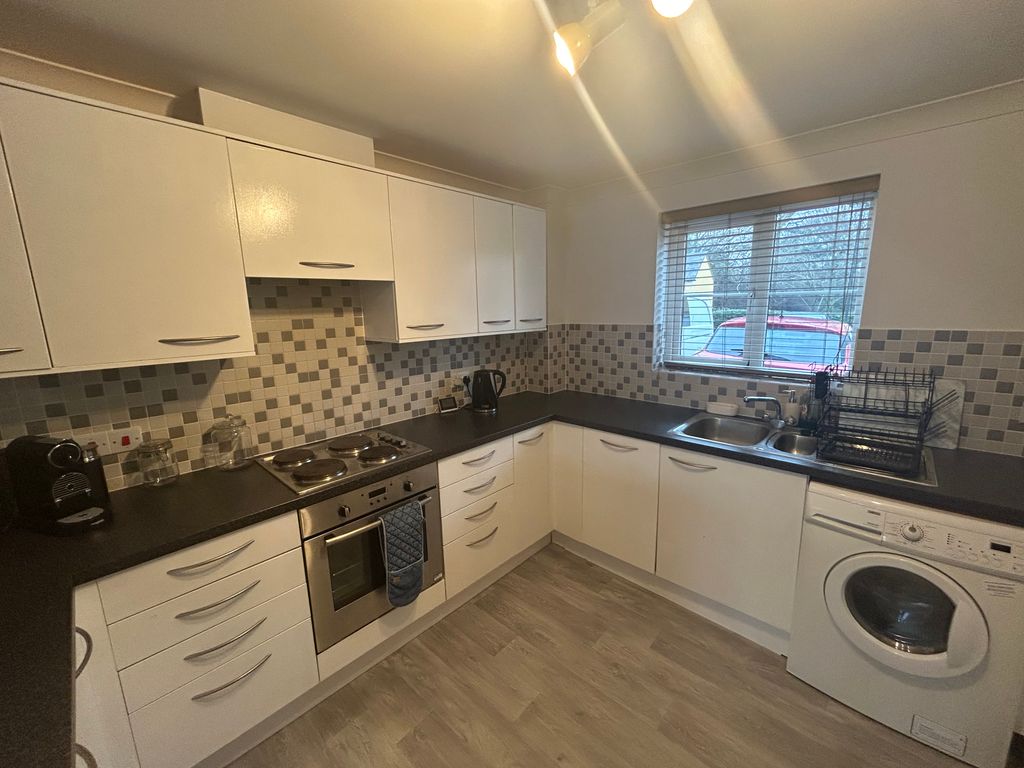 Property photo 3 of 4 Kitchen