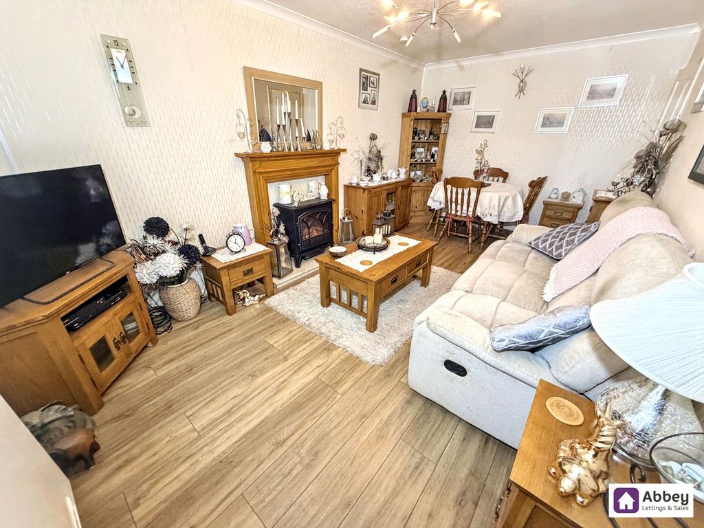 Property photo 2 of 14 Lounge