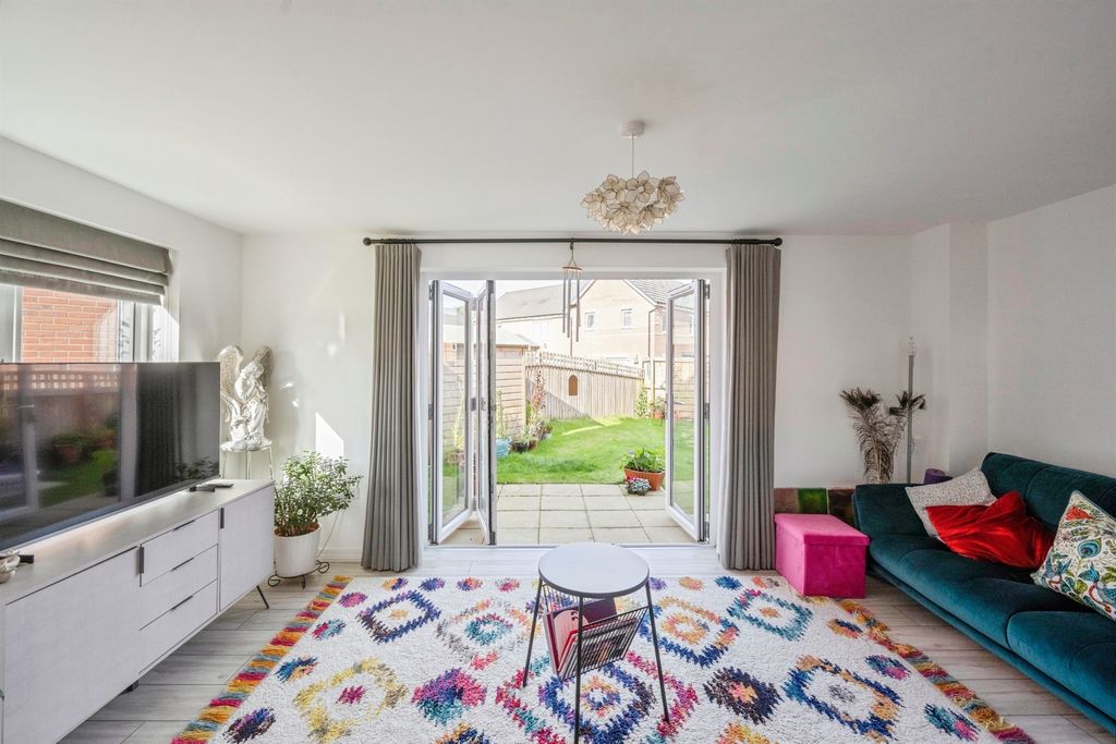 Property photo 3 of 23