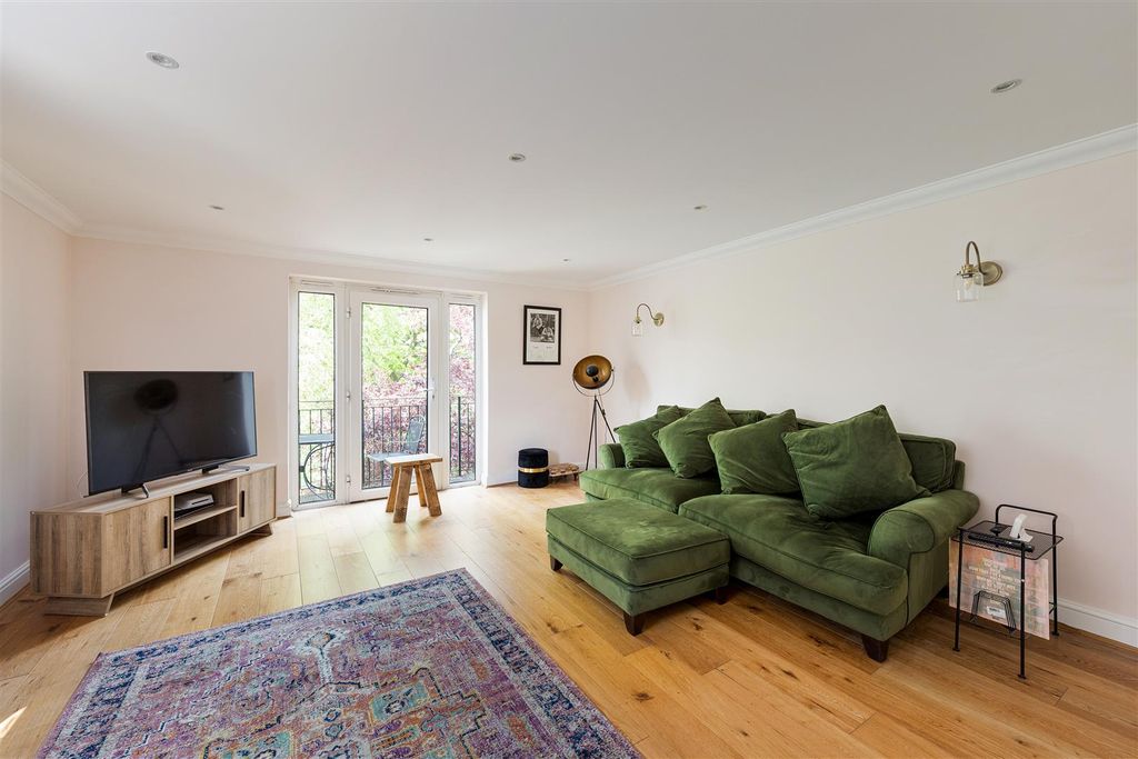 Property photo 1 of 21 9