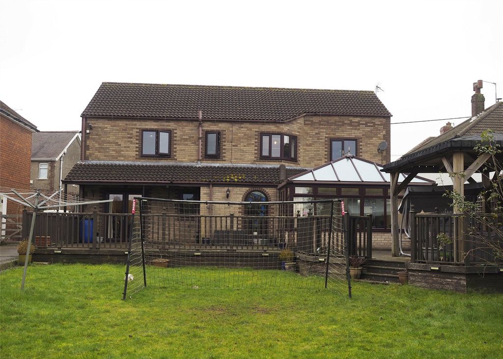 Property photo 1 of 35 Picture No. 07