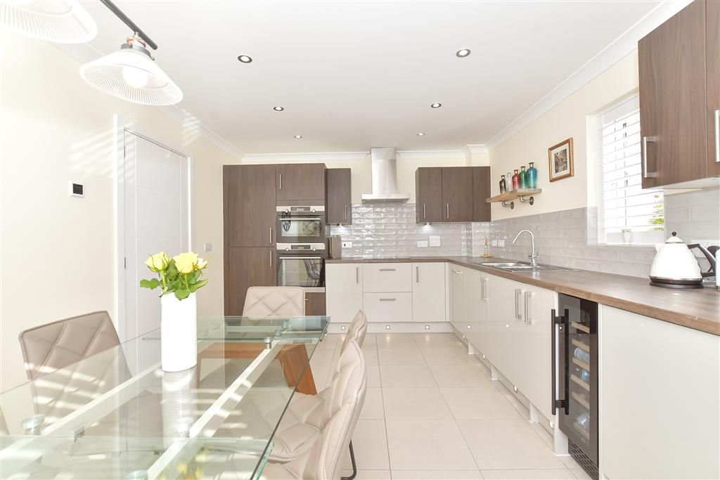 Property photo 2 of 18 Kitchen/ Diner